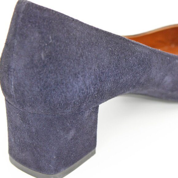 Aquatalia ‘Pasha’ Blue Suede Weatherproof Classic Block Heel Pump - Picture 11 of 11